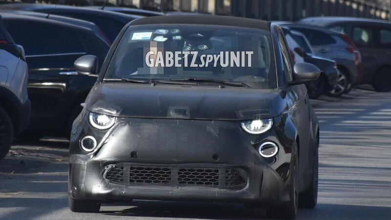 Abarth 500e, in arrivo la versione Cabrio [Foto Spia]