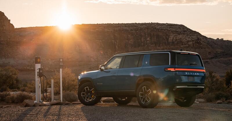 Rivian lancia la ricarica elettrica veloce con l&#039;aria condizionata 