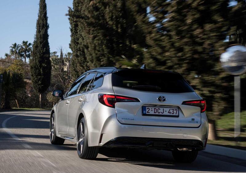 Toyota Corolla Touring Sports (2018-->>) (6)