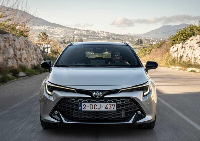 Toyota Corolla Touring Sports (2018-->>) (4)