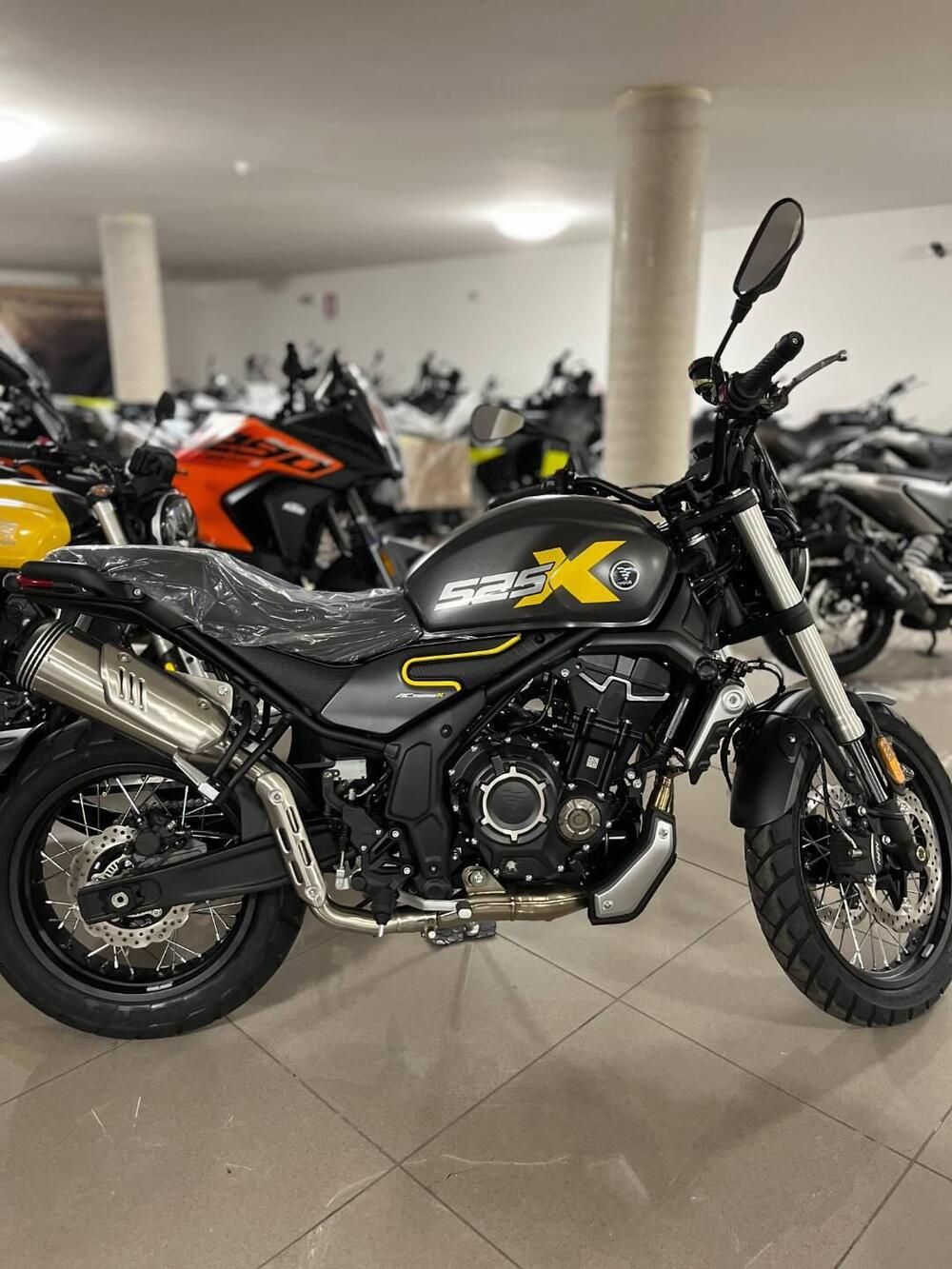 Voge Trofeo 525ACX Scrambler (2023 - 25) (2)