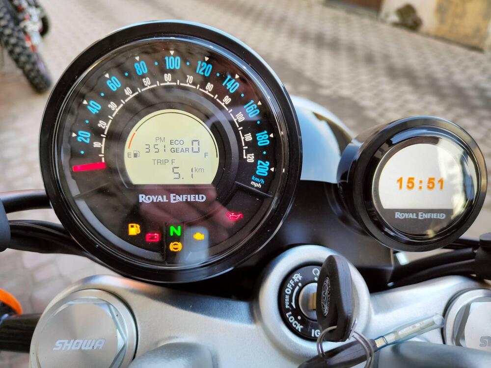 Royal Enfield Super Meteor 650 (2023 - 26) (4)