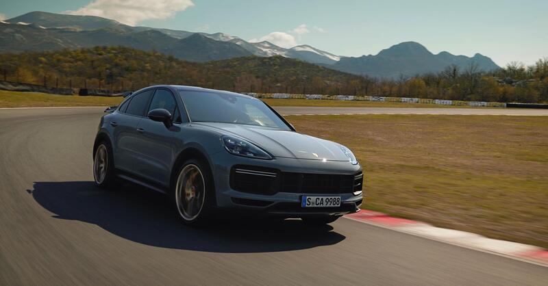 Porsche Cayenne, elettrica e termica dal 2026