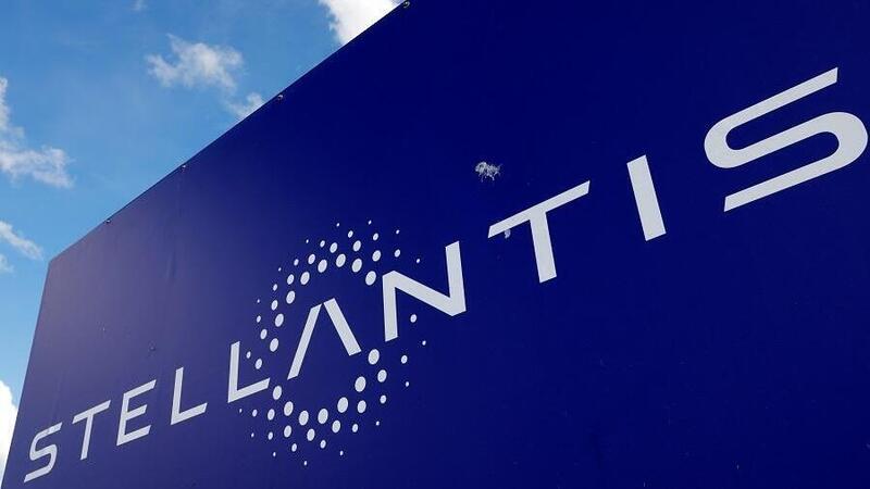 Stellantis annuncia record nel 2022: le elettriche vanno forte