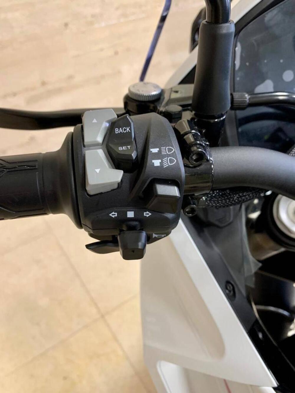 Moto Morini X-Cape 650 (2021 - 25) (6)