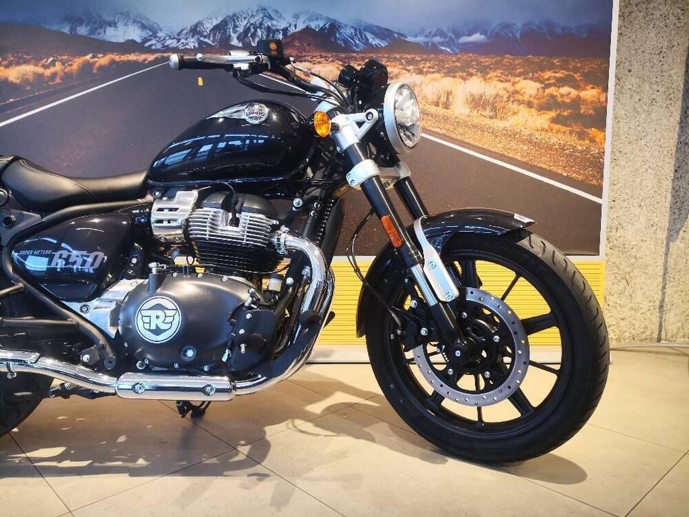 Royal Enfield Super Meteor 650 (2023 - 26) (4)