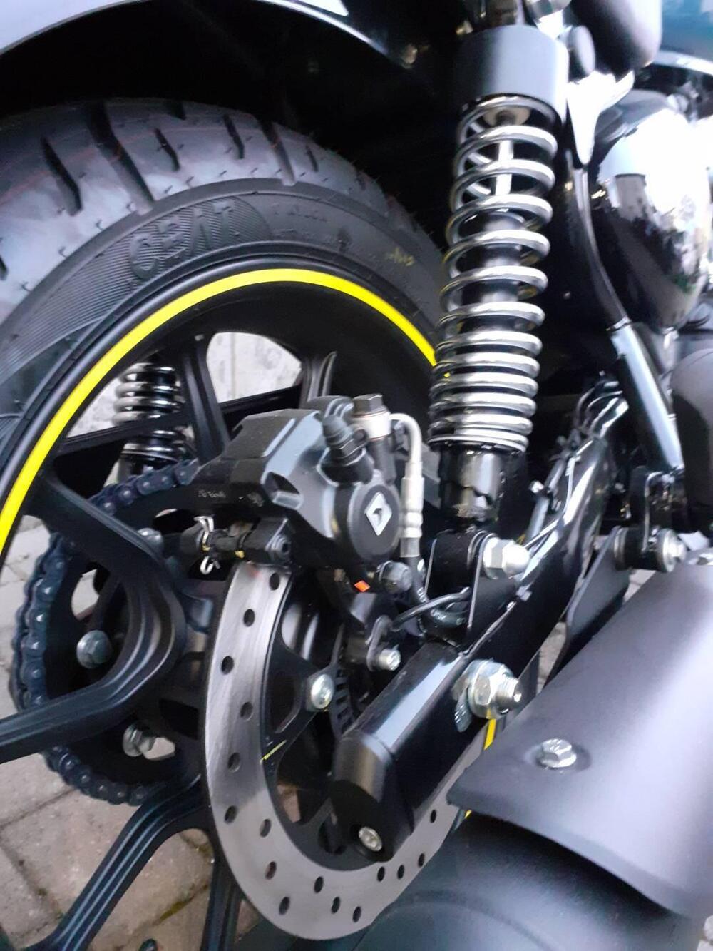 Royal Enfield Meteor 350 (2021 - 26) (4)