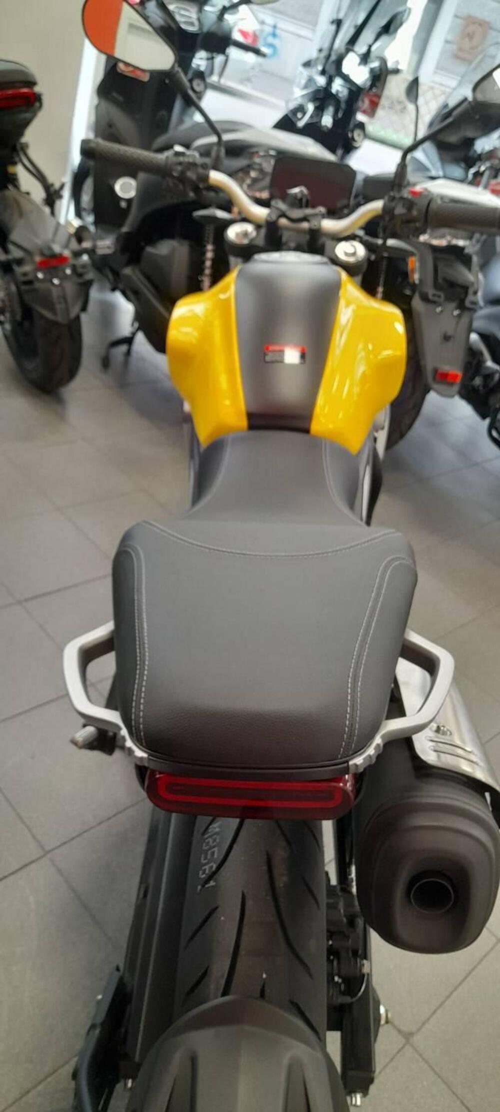 Voge Trofeo 350AC (2022 - 25) (6)