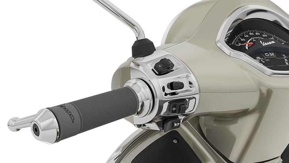 Vespa GTS 300 (2023 - 24) (2)