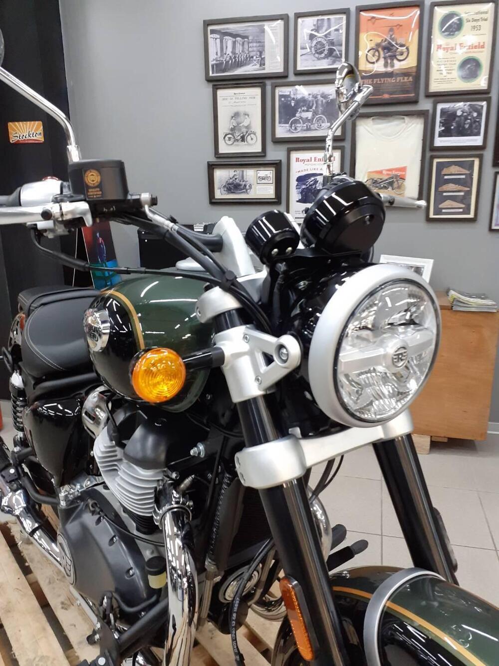 Royal Enfield Super Meteor 650 (2023 - 26) (2)