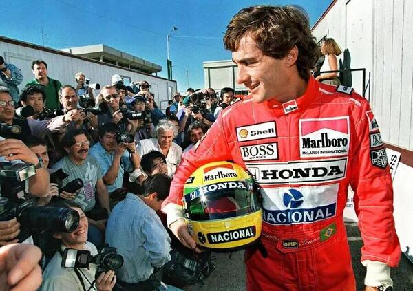 Abbiamo intervistato Ayrton Senna con l&rsquo;intelligenza artificiale ed &egrave; andata malissimo