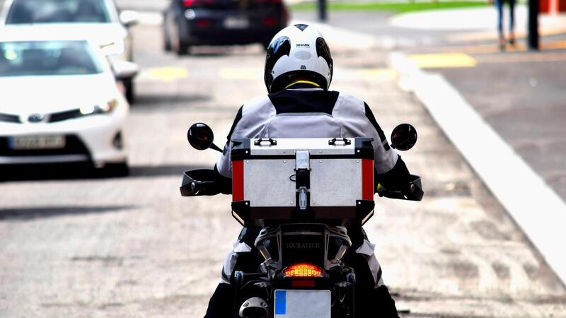 Un fine settimana drammatico: ogni tre ore un incidente fatale. Otto i motociclisti coinvolti