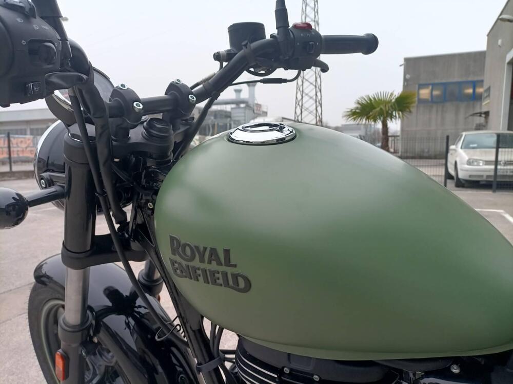 Royal Enfield Meteor 350 Fireball (2021 - 25) (2)