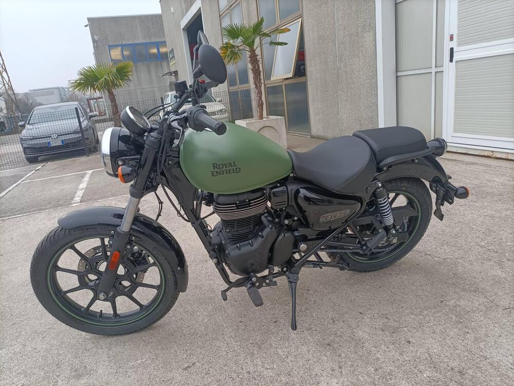 Royal Enfield Meteor 350 Fireball (2021 - 25) (3)