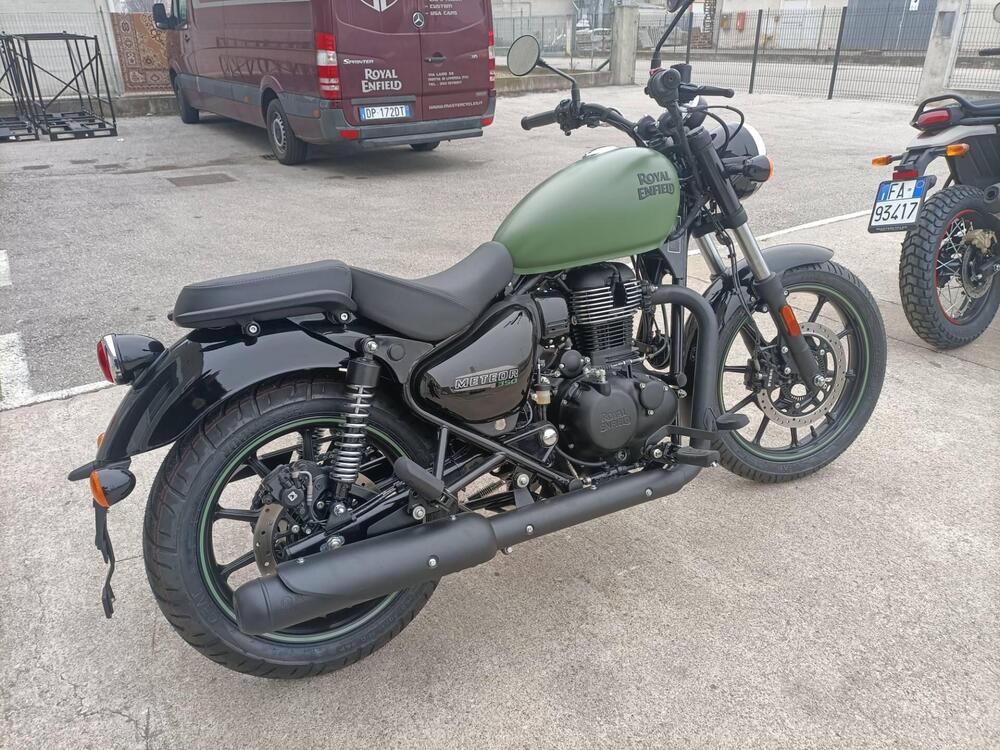 Royal Enfield Meteor 350 Fireball (2021 - 25) (4)