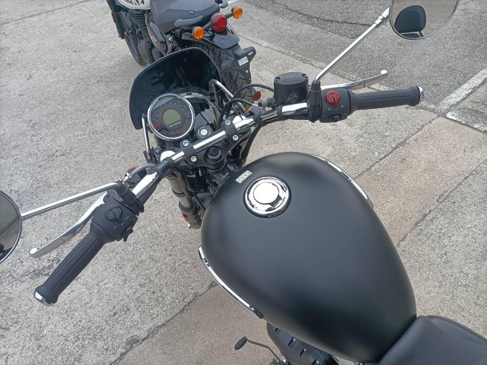 Royal Enfield Meteor 350 (2021 - 26) (5)