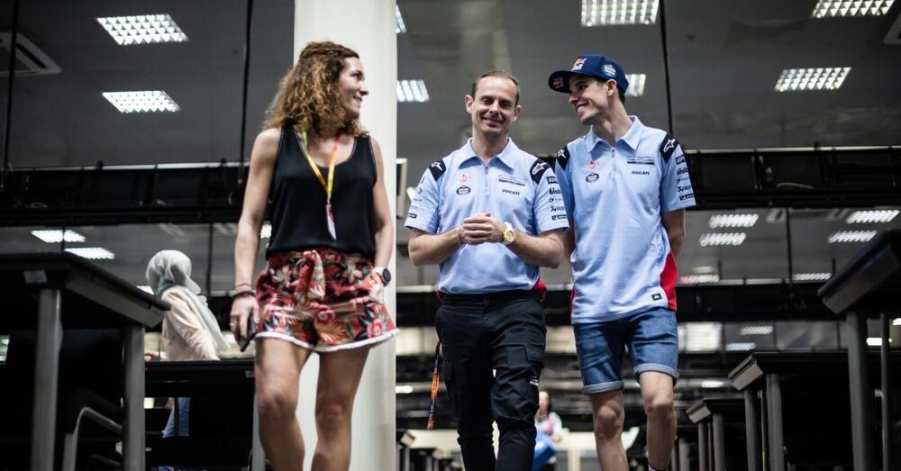 Cristian Massa, l&rsquo;uomo che ride della MotoGP: intervista con il press officer che ha portato il paddock (davvero) sui social