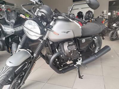 Moto Guzzi V7 Stone (2021 - 24) nuova