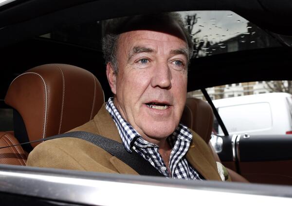 Clarkson compra una vecchia Alfa Romeo e spiega perch&eacute; non sopporta le auto moderne