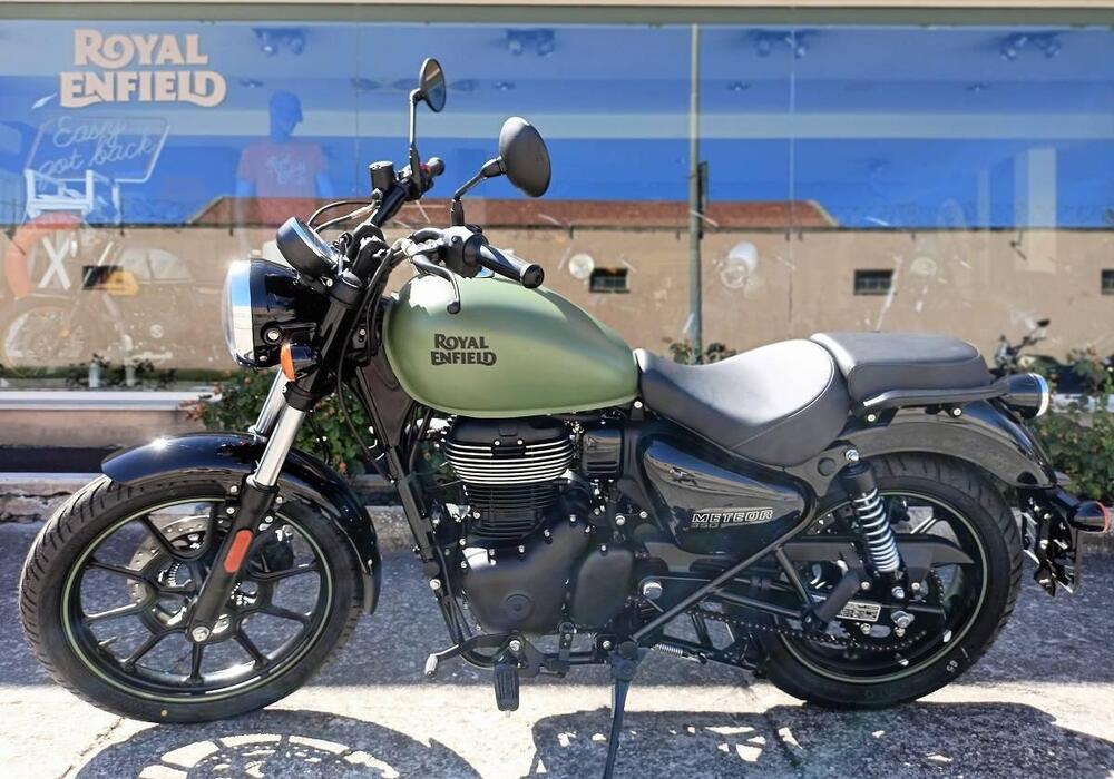 Royal Enfield Meteor 350 (2021 - 26) (3)