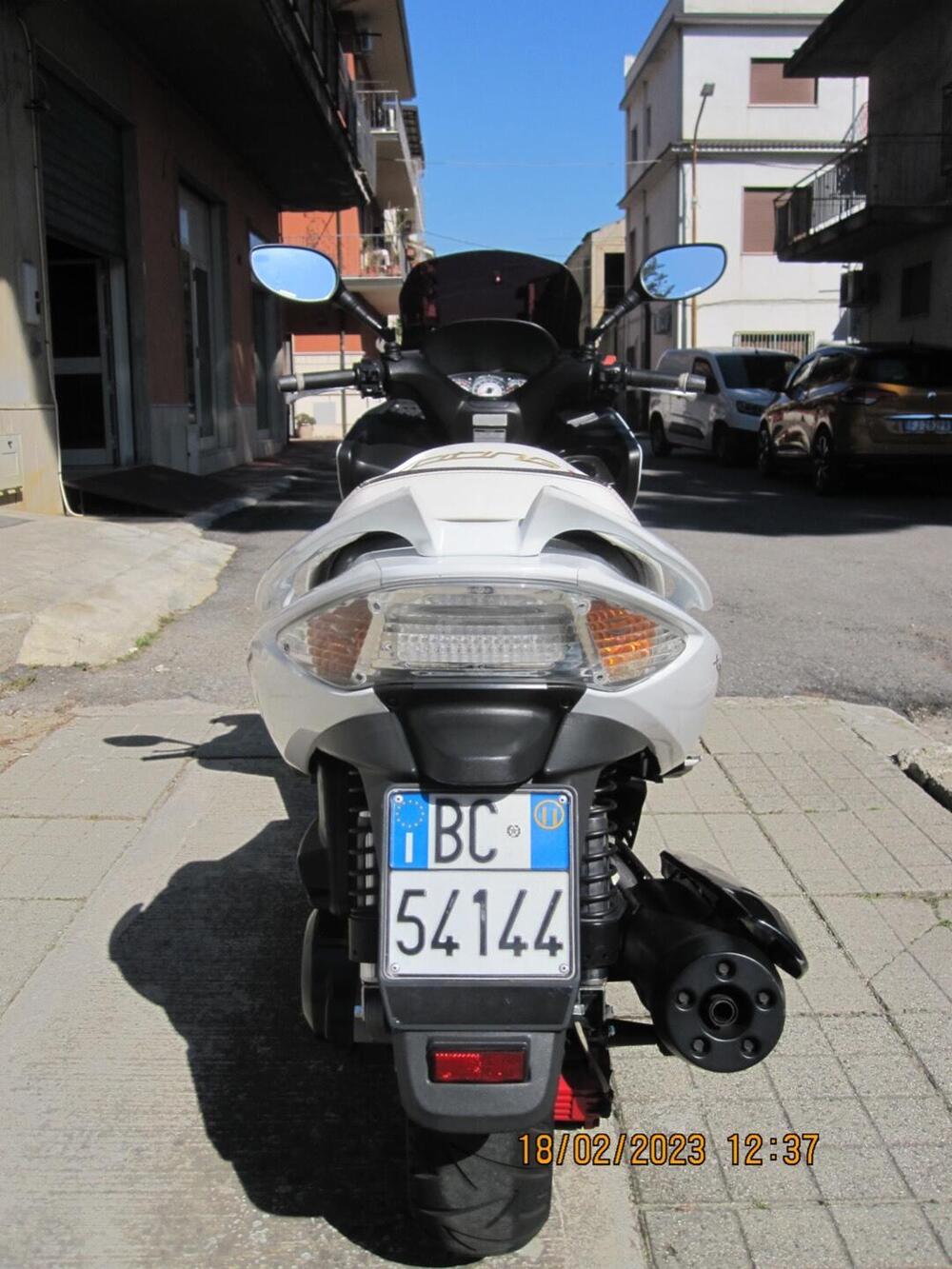 Kymco Xciting 300i R (2007 - 14) (3)