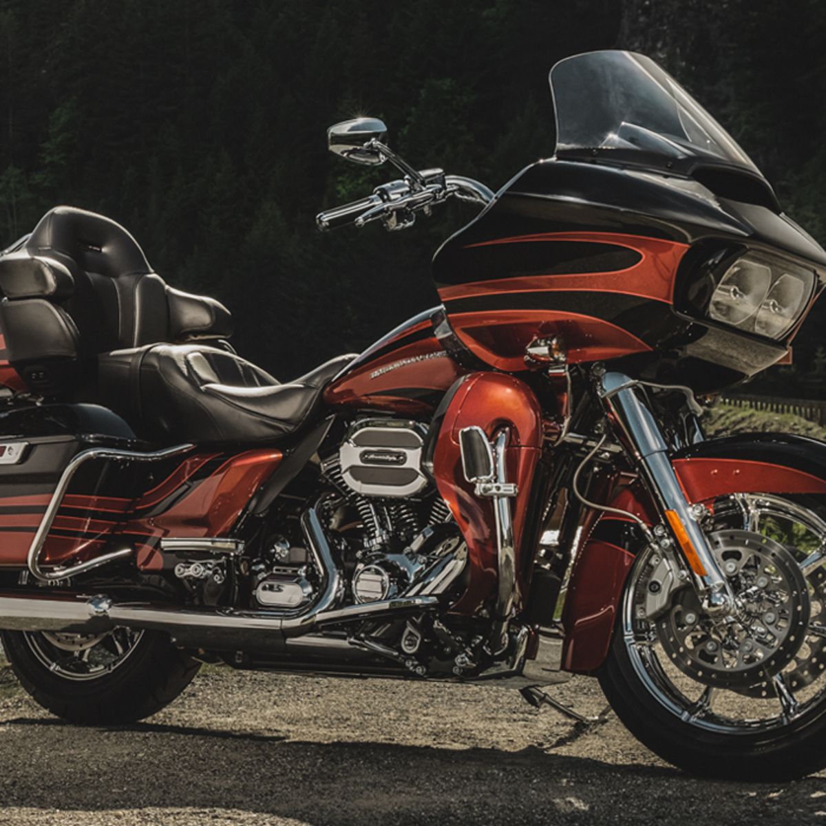 Harley-Davidson 1800 Road Glide Ultra (2014 - 16) - FLTRUSE