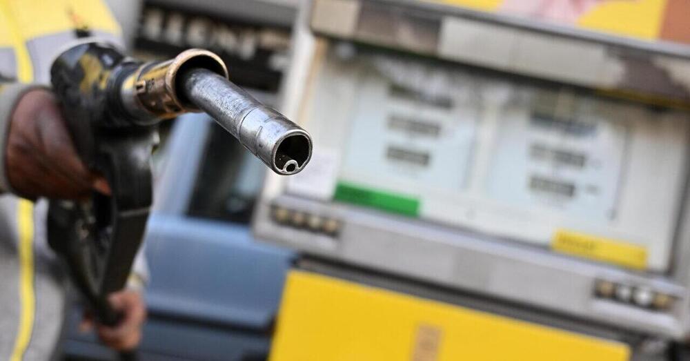 Cosa sta succedendo ai prezzi di gasolio e benzina? I motivi dei sorpassi e dei controsorpassi alla pompa 
