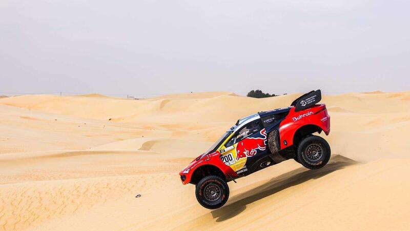 ADDC23. Tappa 1. Quintanilla, Honda, e Al-Attiyah, Toyota, Bis