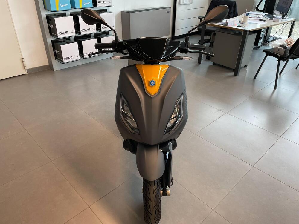 Piaggio 1 Active PMP (2022 - 23) (2)