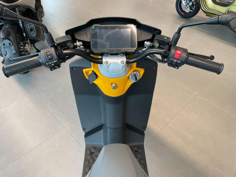 Piaggio 1 Active PMP (2022 - 23) (9)