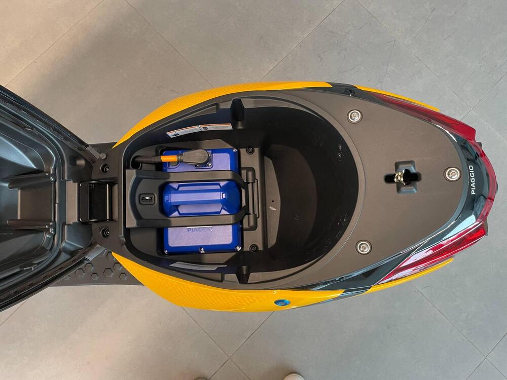 Piaggio 1 Active PMP (2022 - 23) (11)