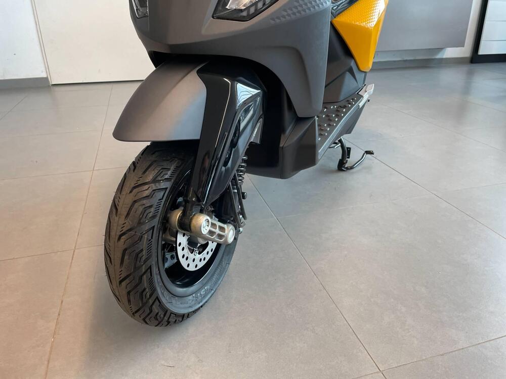 Piaggio 1 Active PMP (2022 - 23) (12)