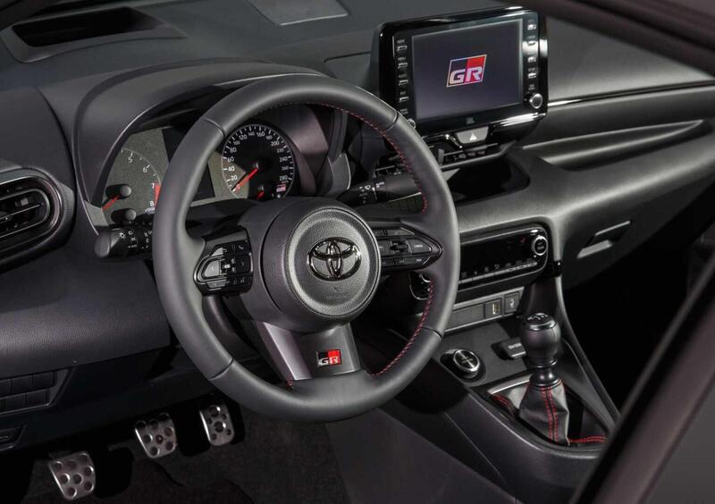 Toyota GR Yaris (2020-->>) (32)