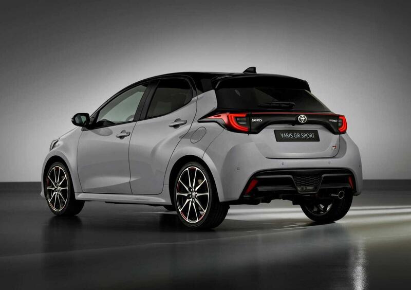 Toyota Yaris GR Sport (2021-->>) (4)