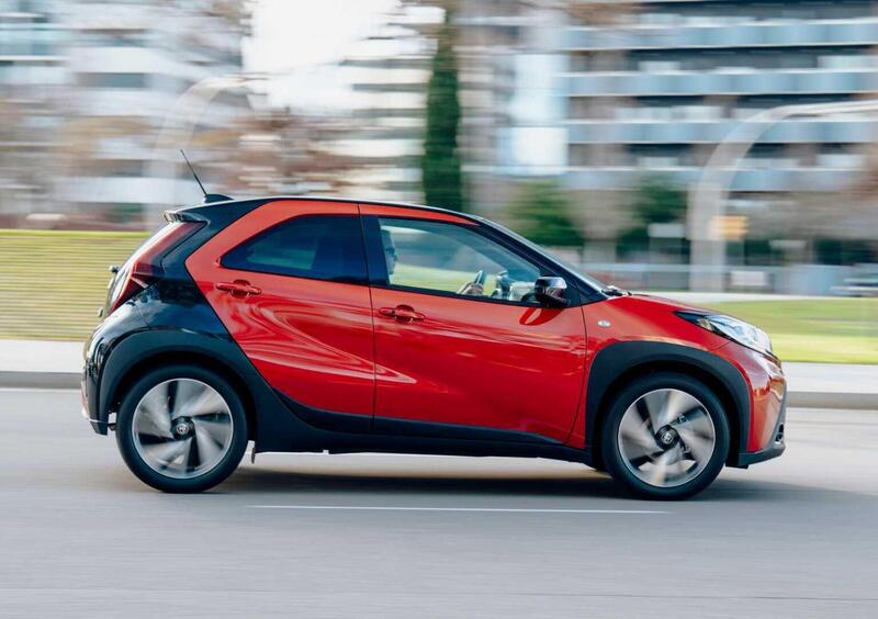 Toyota Aygo X (2022-->>) (6)