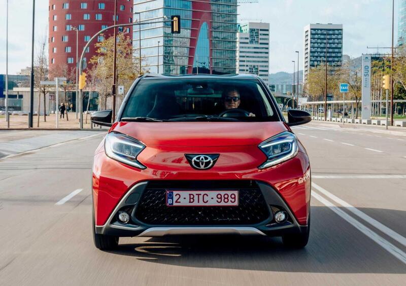 Toyota Aygo X (2022-->>) (2)