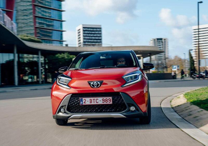 Toyota Aygo X (2022-->>) (3)