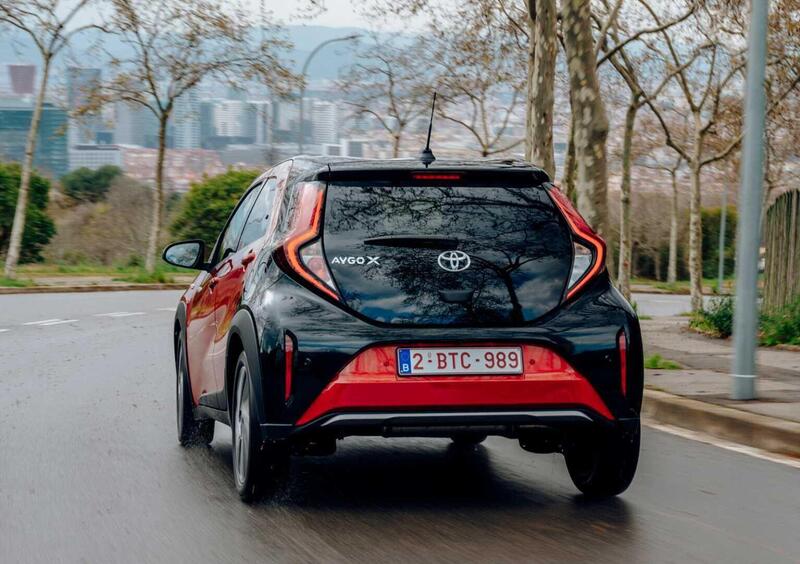 Toyota Aygo X (2022-->>) (9)
