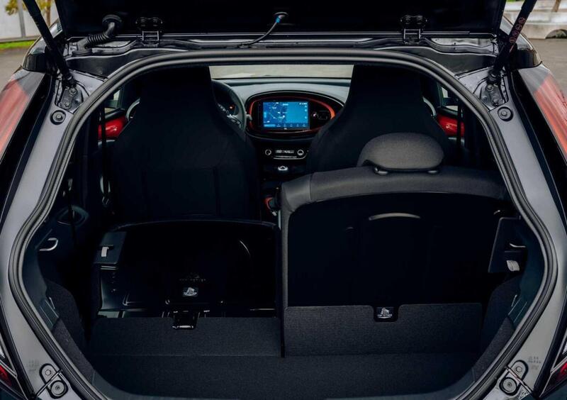 Toyota Aygo X (2022-->>) (16)
