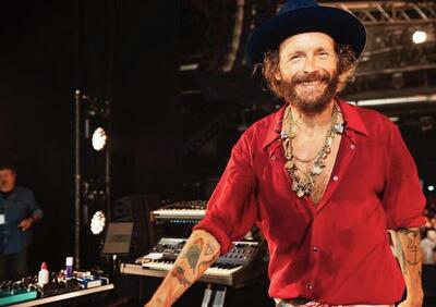 MotoGP 2023. Jovanotti firma la nuova sigla di SKY per la MotoGP: si fa bello per te