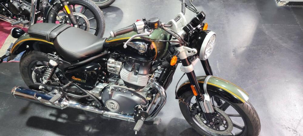 Royal Enfield Super Meteor 650 (2023 - 26) (2)