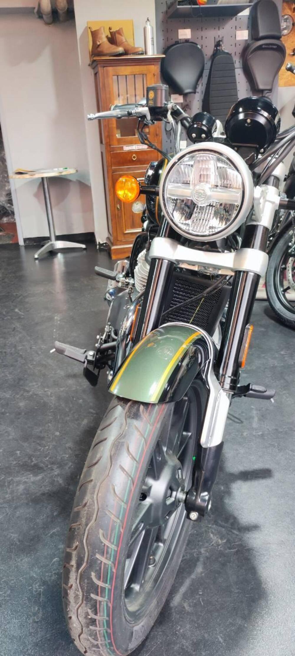 Royal Enfield Super Meteor 650 (2023 - 26) (6)