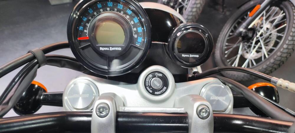 Royal Enfield Super Meteor 650 (2023 - 26) (9)