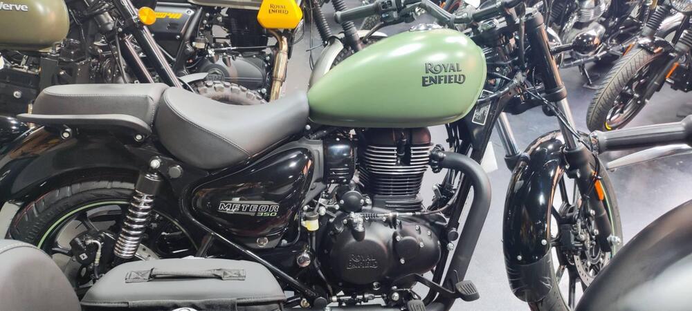 Royal Enfield Meteor 350 Fireball (2021 - 26) (3)