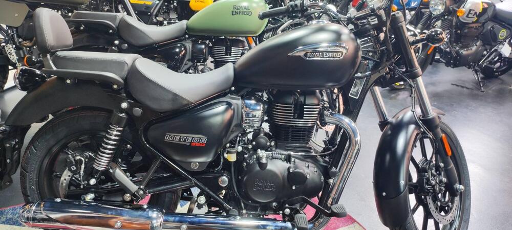 Royal Enfield Meteor 350 Fireball (2021 - 26) (5)