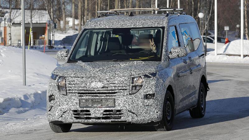 Ford Tourneo Courier 2024, sar&agrave; sia ibrido (diesel) che 100% elettrico