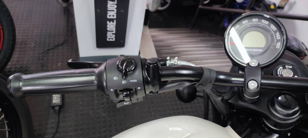 Royal Enfield HNTR 350 (2022 - 26) (8)