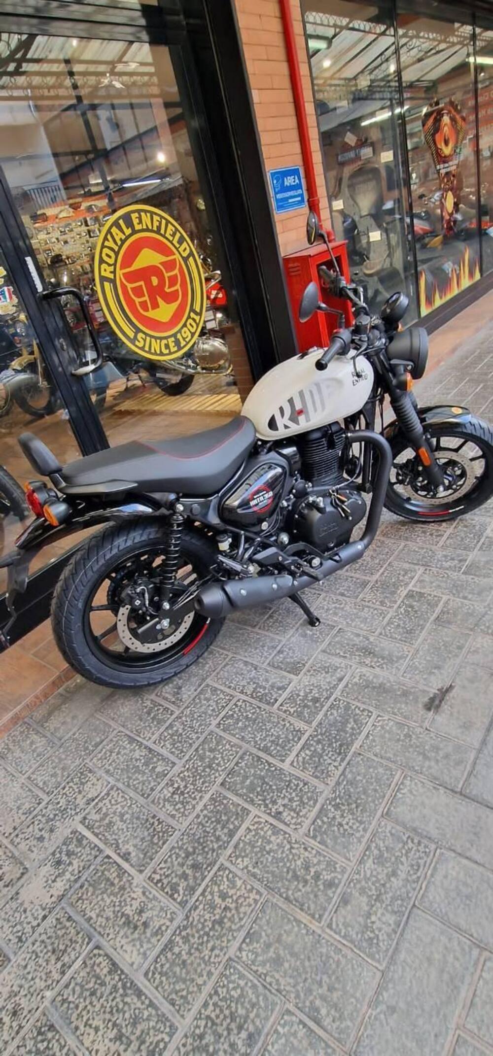 Royal Enfield HNTR 350 (2022 - 26) (2)