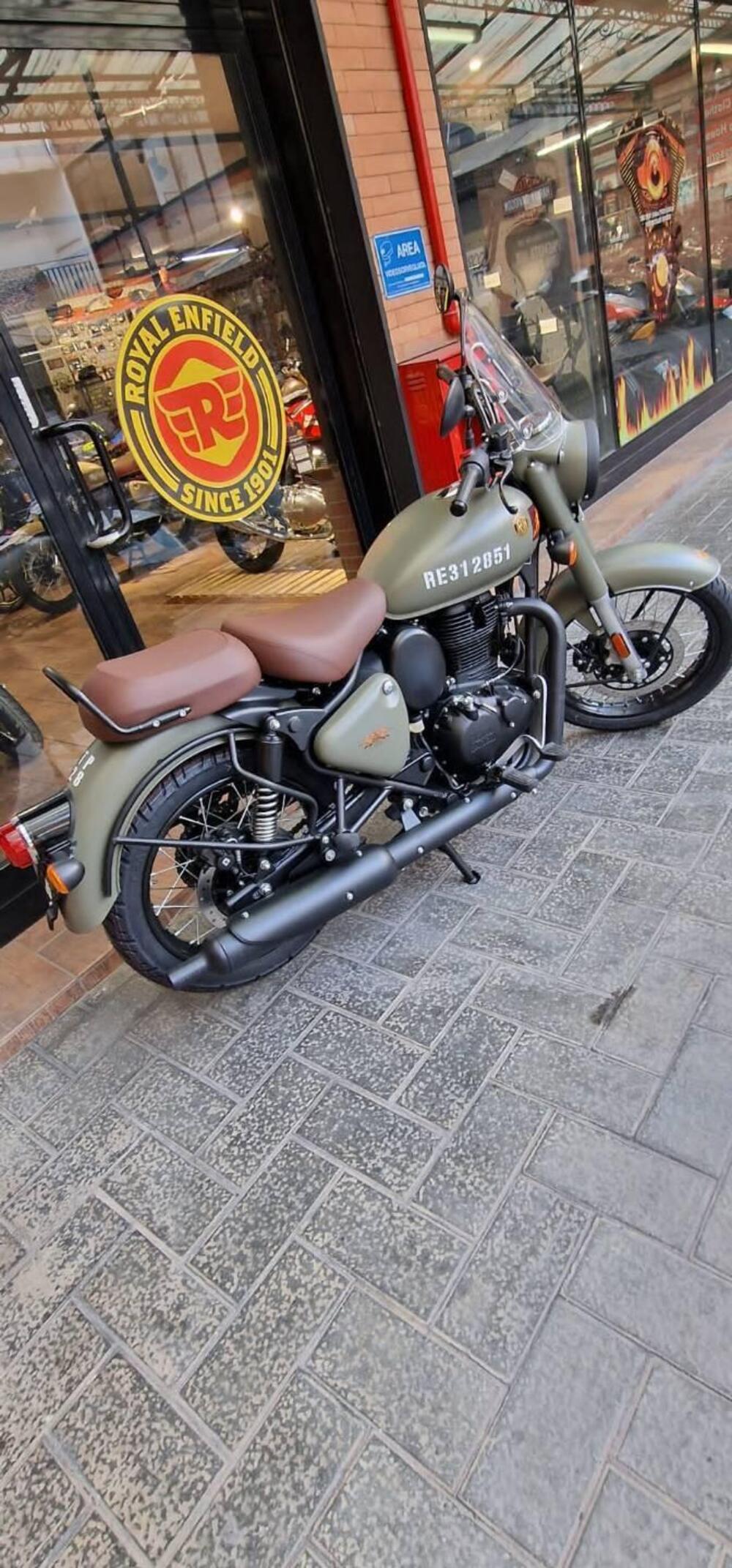 Royal Enfield Classic 350 (2021 - 26) (2)