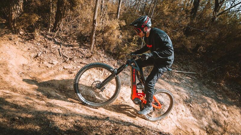 Thok Gram RC 2023: TEST esclusivo della enduro e-bike in carbonio! [VIDEO]